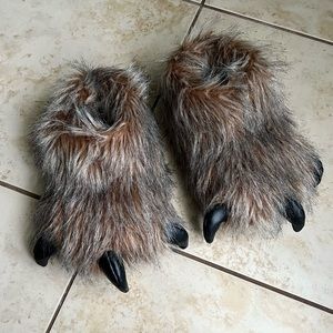 Bear claw slippers! 🐻